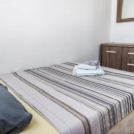 Athina - 300 M From The Sea דירה לימסול